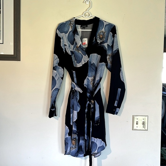Le Chateau floral long sleeve dress - Picture 1 of 8